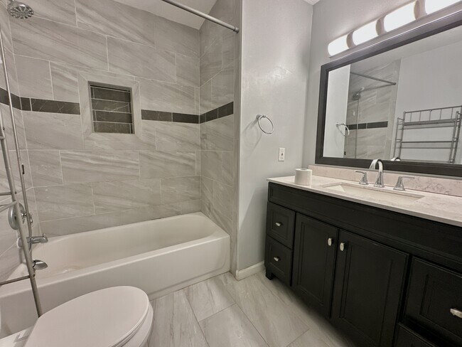 Foto del edificio - 1111 Timberline Dr