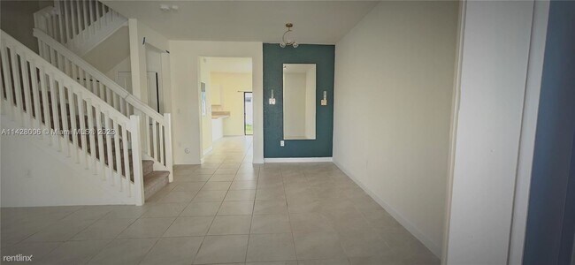 Foto del edificio - 3 br, 2.5 bath Townhome - 3427 W 112th Ter