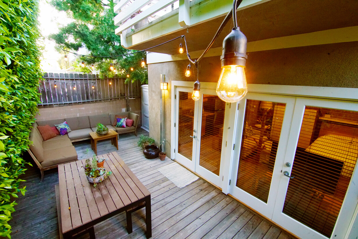 Private outdoor space - 2516 3rd St