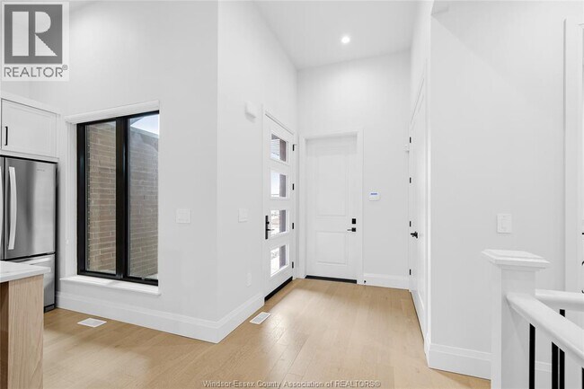 Building Photo - 542 LILY MAC BOULEVARD