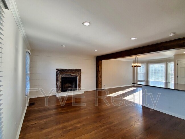 Foto del edificio - 547 Hopewood Ct