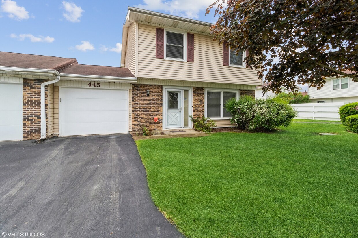 445 Degas Cir, Bolingbrook, IL 60440 Townhome Rentals in Bolingbrook