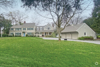Building Photo - 95 Compo Rd N