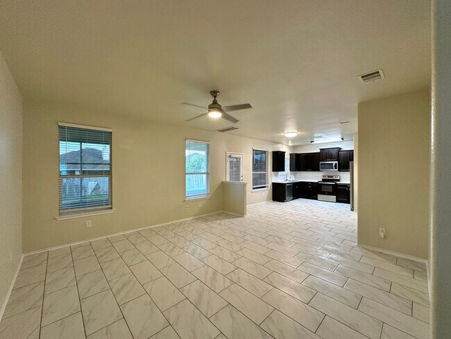 Building Photo - Viewable Now!