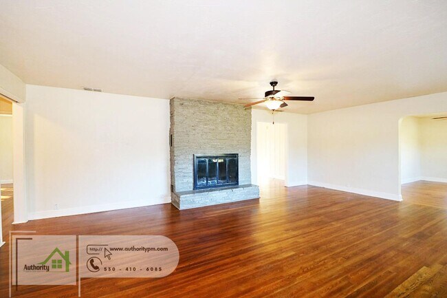 Foto del edificio - 3618 Bechelli Ln