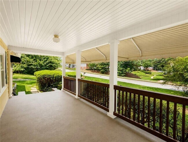 Foto del edificio - 1360 Cunningham Rd SW