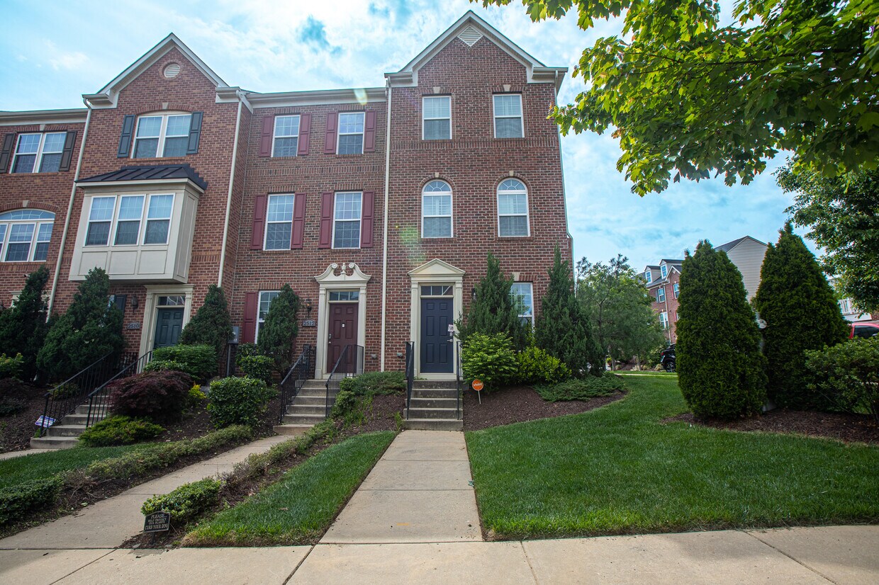 Primary Photo - 2514 Ralph Ellison Way NE