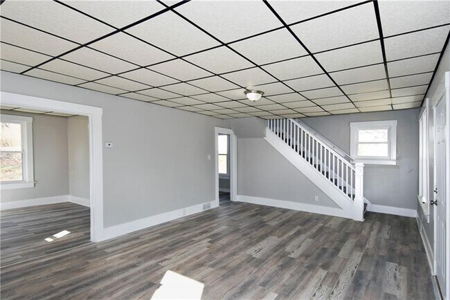 Foto del edificio - 9691 Bellcrest Rd