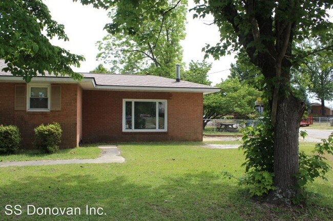 Foto del edificio - 3 br, 1.5 bath House - 6425 Morganton Road