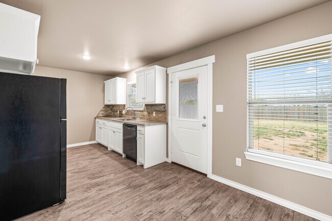 Foto del edificio - 4202 E 64th St