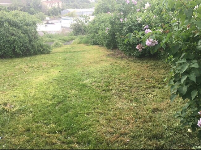 Foto del edificio - 225 NW Harrison St