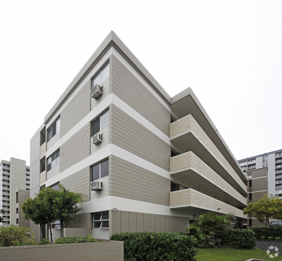Bingham Arms Apartments in Honolulu, HI