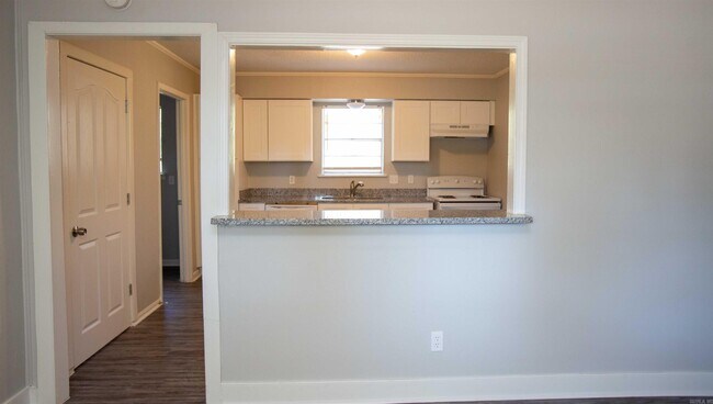 Foto del edificio - 5620 Southwick Dr