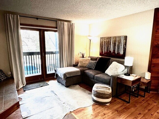 Foto del edificio - Long Term Rental- 549C Rainbow Village