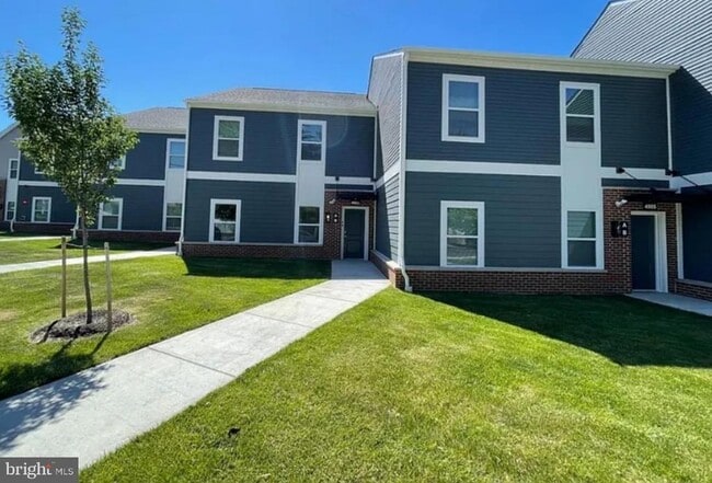 Building Photo - 4901 Hamilton Ave