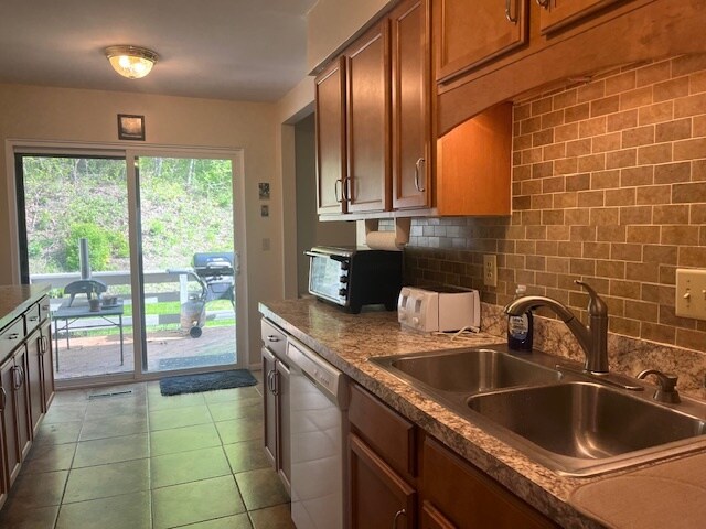 Foto del edificio - 306 Springwater Ct