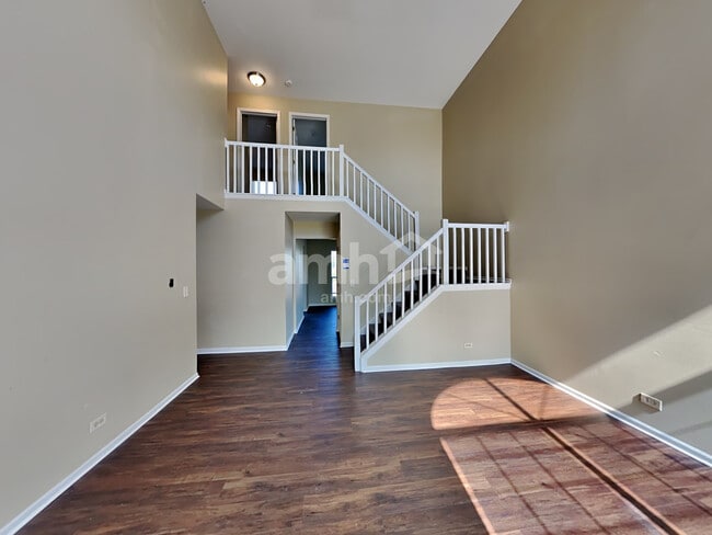 Building Photo - 674 Legends Dr