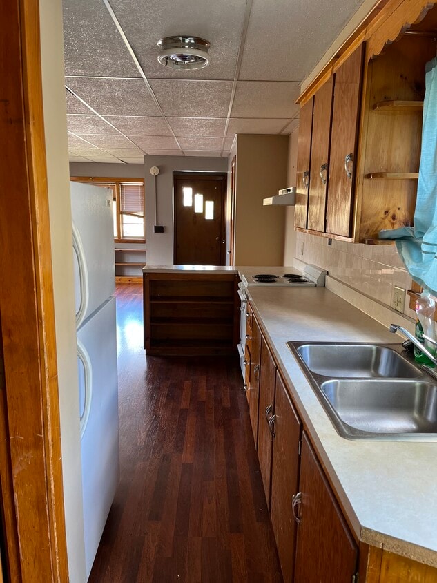 Kitchen - 13 Academy Street (Barre, VT)