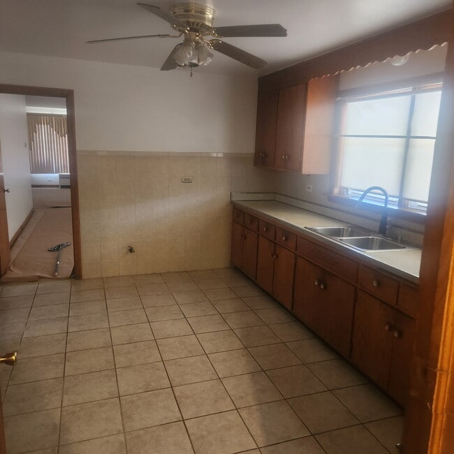 Foto del edificio - 6656 S Fairfield Ave