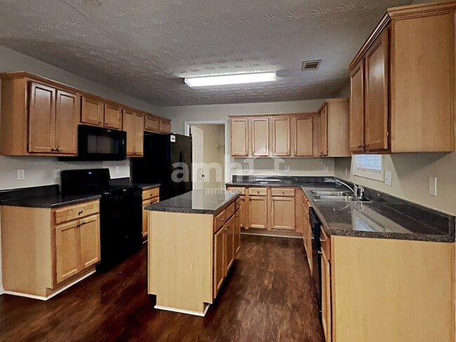 Building Photo - 1558 Great Shoals Cir