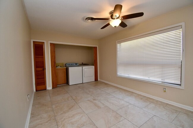 Building Photo - 4 Bed, 2 Bath Home in Ruston!
