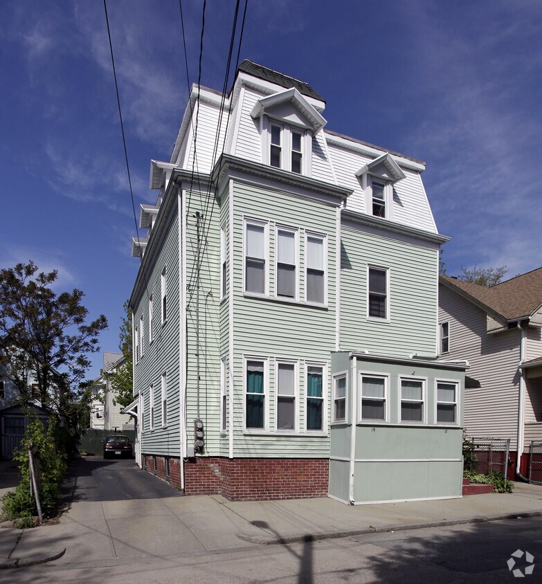 Primary Photo - 17 Plum St