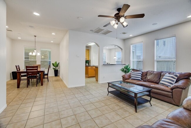 Foto del edificio - 7439 Hollister Spring