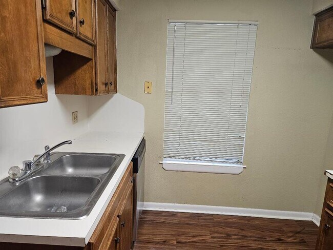 Foto del edificio - 16 N Ave A