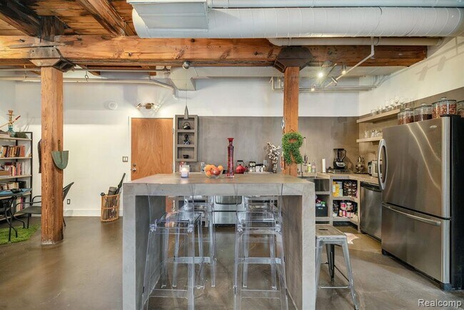 Foto del edificio - 6533 E Jefferson Ave