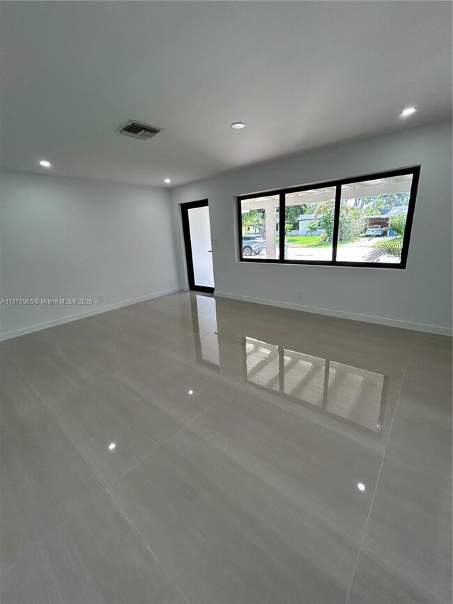Foto del edificio - 2917 NW 6th Ave