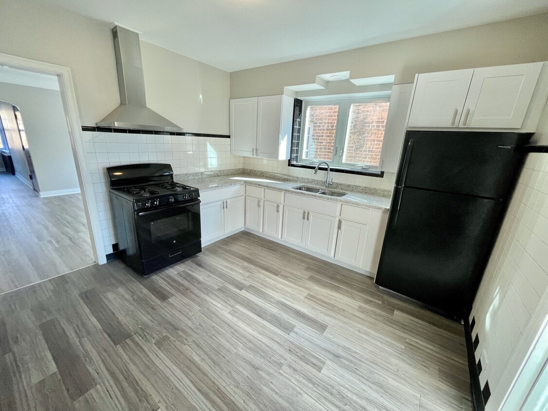 Kitchen - 1630 Oak Park Ave