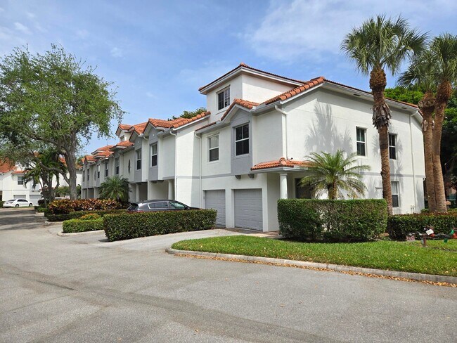 Foto del edificio - 2024 Alta Meadows Ln