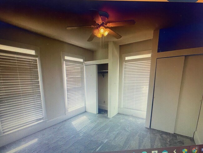 Foto del edificio - 916 N West St