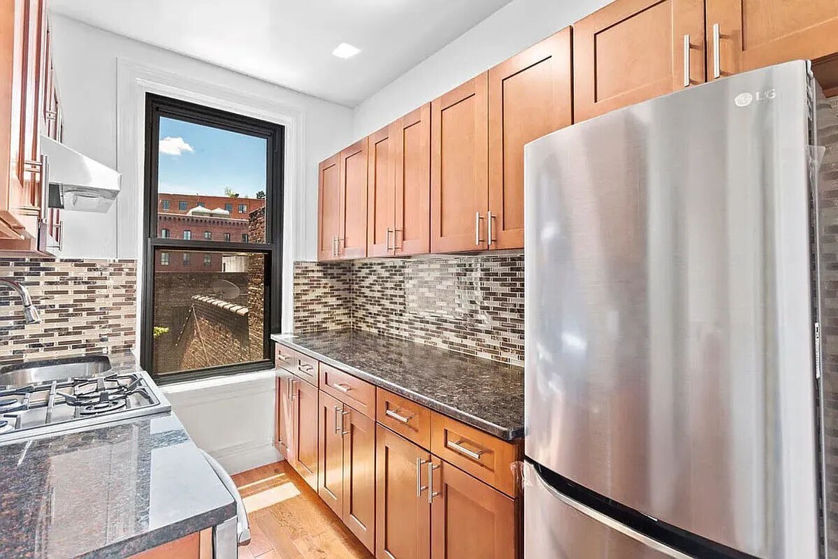 Foto principal - 322 West 11th Street