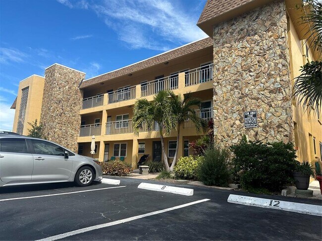 Building Photo - 6651 Sunset Way