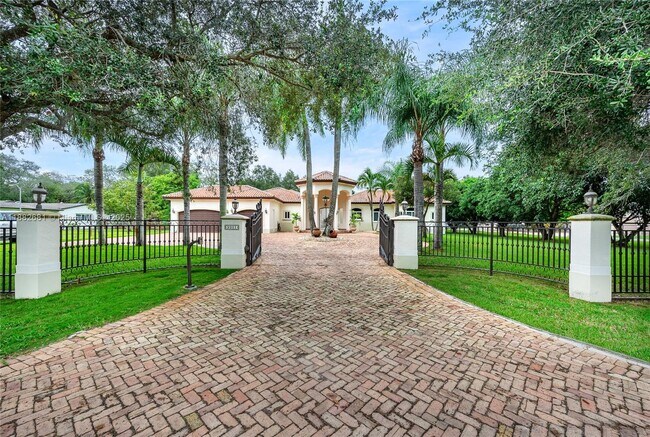 Foto del edificio - 9981 SW 70th St