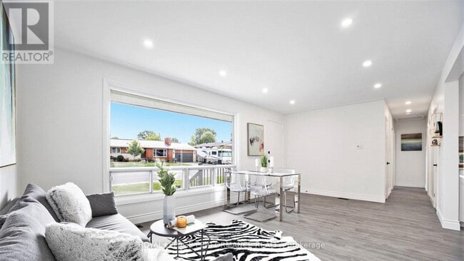 Building Photo - 33 Majestic Dr