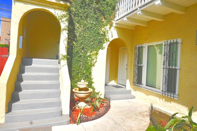 Foto del edificio - 1416 S Crest Dr