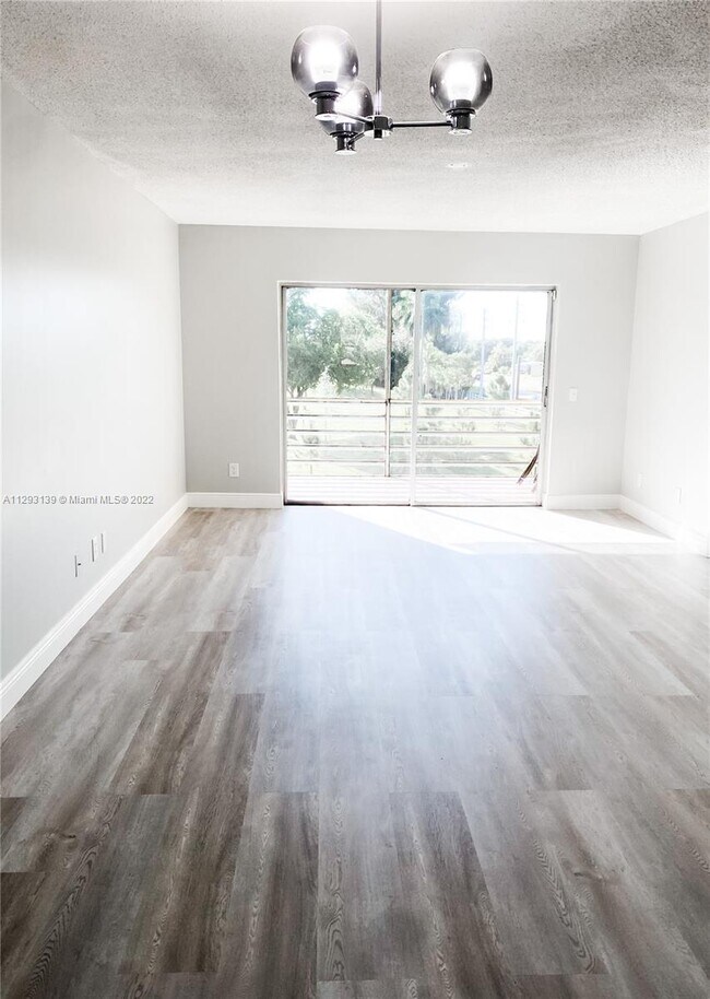 Building Photo - 2431 SW 82nd Ave