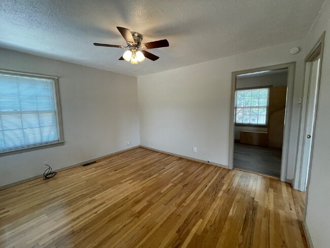 Building Photo - 1 bedroom above garage in Tech Terrace