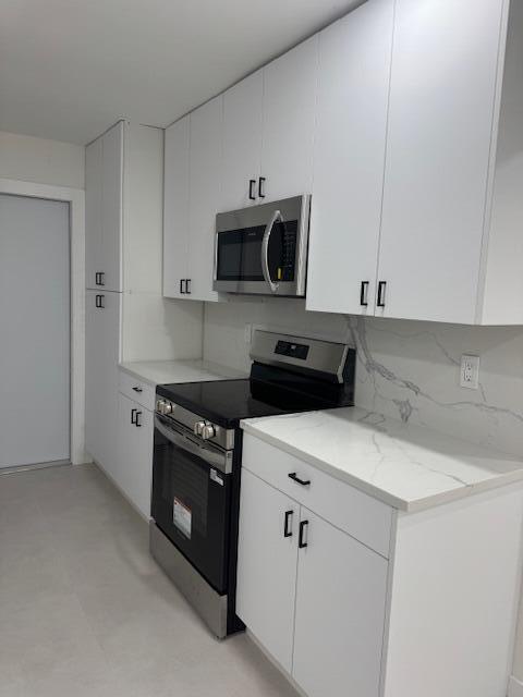 Foto del edificio - 9743 Saddlebrook Dr