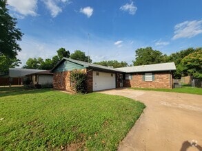 Building Photo - 3201 Chisholm Trail