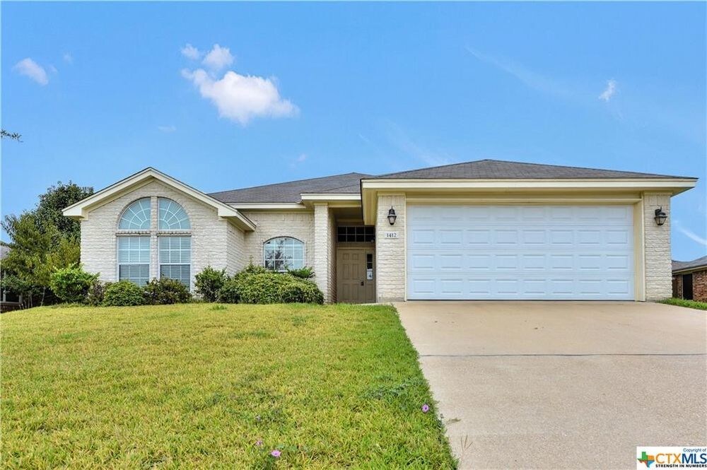 Primary Photo - Gorgeous single story home in Dawson Ranch.