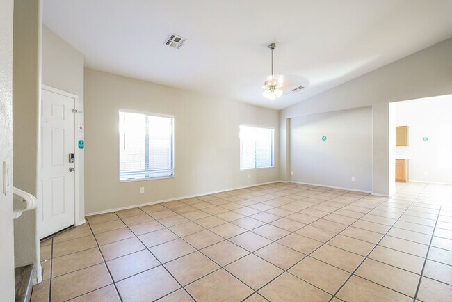 Building Photo - 3915 W Buckskin Trail