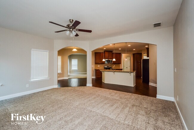 Building Photo - 233 Tapestry Dr