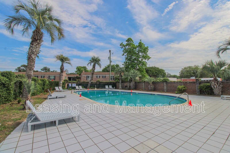 Foto principal - 867 Colony Dr