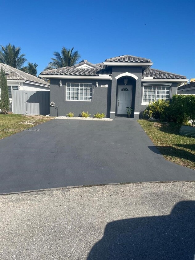 Foto principal - 15125 SW 138th Terrace
