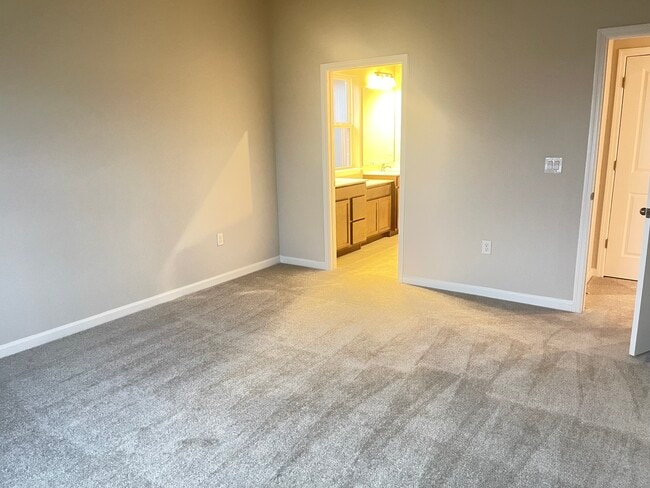 Building Photo - 35542 Sparrow Nest Wy