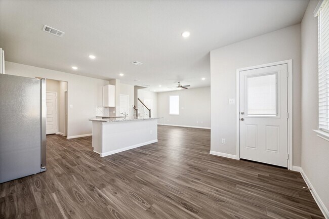 Foto del edificio - 715 Gavin Walker Dr