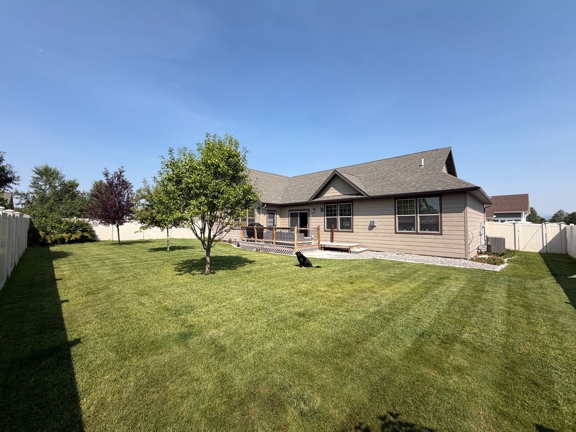 Building Photo - 1485 Valley Speedway Rd